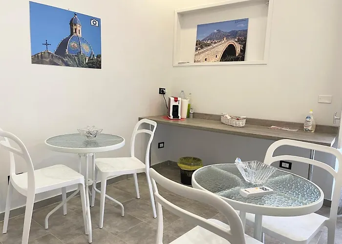 Alojamento de Acomodação e Pequeno-almoço Antichi Cortili Termini Imerese